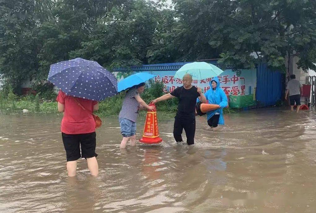 許昌暴雨受災(zāi)許昌暴雨受災(zāi)，城市如何應(yīng)對挑戰(zhàn)？