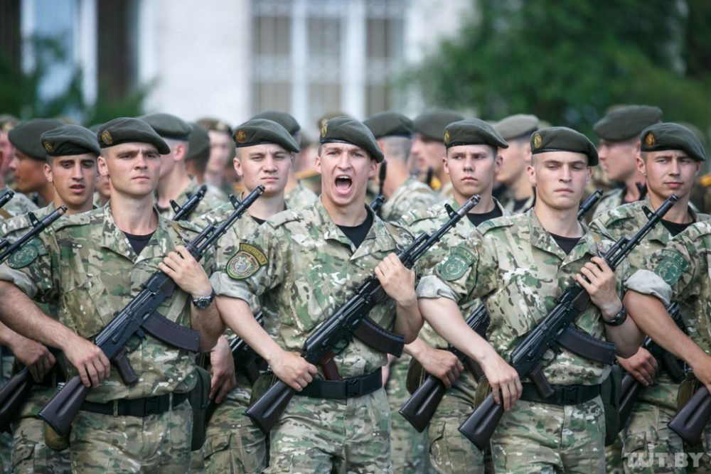 白俄羅斯方面軍白俄羅斯武裝力量（簡稱白俄羅斯軍方）是白俄羅斯的軍事力量，主要負責國家的國防和安全。以下是白俄羅斯武裝力量的一些基本信息