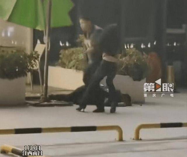 女子遭陌生男子摸頭 南昌警方通報(bào)南昌警方通報(bào)，女子遭陌生男子摸頭事件深度解析