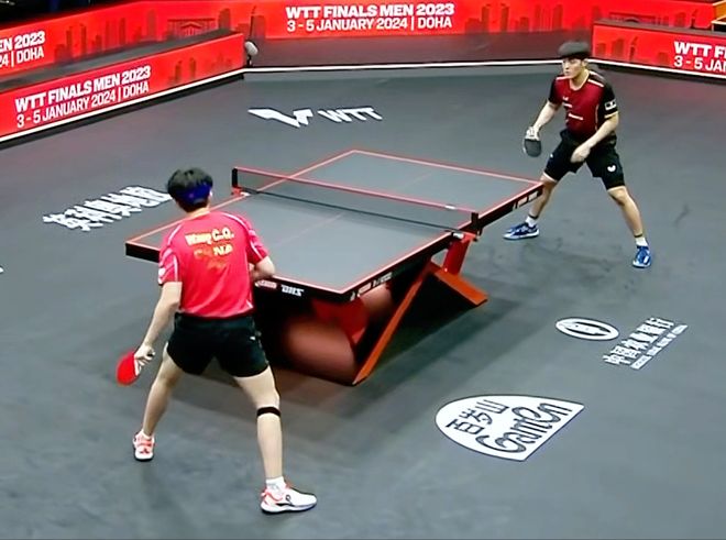 邱黨乒乓球底板及配置邱黨的乒乓球底板是蝴蝶林高遠ALC底板，配置如下