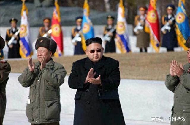 金正恩：軍隊(duì)?wèi)?zhàn)斗力“空前加強(qiáng)”金正恩是朝鮮第二代最高領(lǐng)導(dǎo)人金正日的幼子，現(xiàn)任朝鮮最高領(lǐng)導(dǎo)人。關(guān)于金正恩提到的軍隊(duì)?wèi)?zhàn)斗力空前加強(qiáng)，我無(wú)法確定您所指的是哪次講話(huà)或報(bào)道。但一般來(lái)說(shuō)，領(lǐng)導(dǎo)人在提及軍隊(duì)?wèi)?zhàn)斗力時(shí)，通常是在強(qiáng)調(diào)國(guó)家的國(guó)防實(shí)力和軍事準(zhǔn)備狀態(tài)。