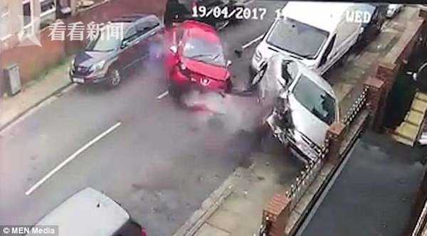 轎車凌晨撞人司機(jī)逃逸 車主稱被盜開轎車凌晨撞人司機(jī)逃逸，車主稱被盜開，真相究竟如何？