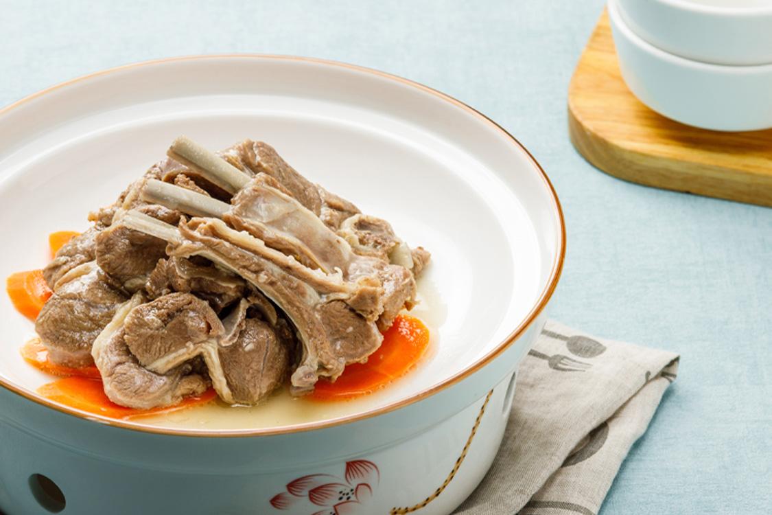 西貝后廚發(fā)現(xiàn)去年生產(chǎn)的南瓜泥、羊腿西貝后廚揭秘，去年生產(chǎn)的南瓜泥與羊腿的新鮮發(fā)現(xiàn)