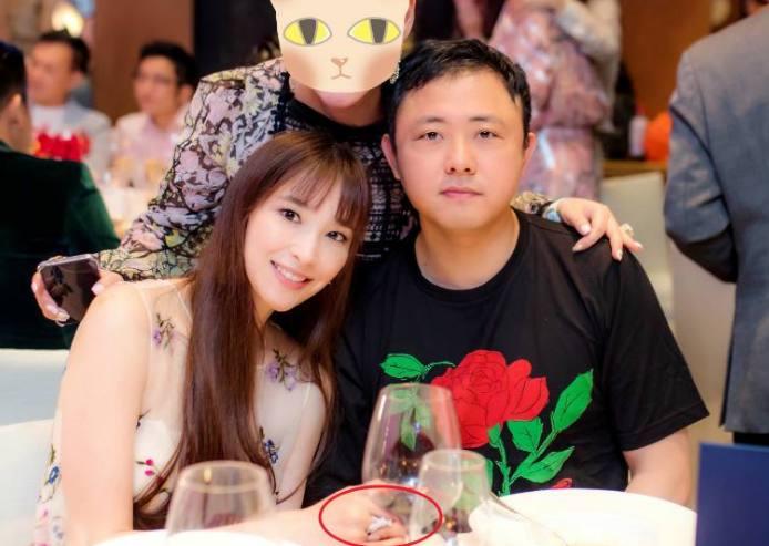 吳鎮(zhèn)宇獲金熊貓最佳男主角獎吳鎮(zhèn)宇榮獲金熊貓最佳男主角獎，演技卓越，鑄就輝煌時刻