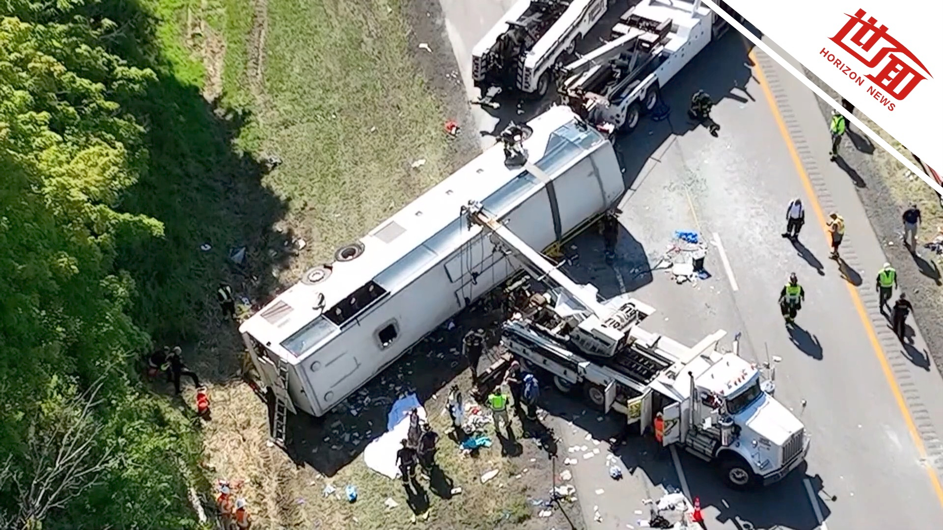 旅游車撞死人旅游車撞死人的情況非常嚴(yán)重，需要立即報警并聯(lián)系相關(guān)救援機(jī)構(gòu)。