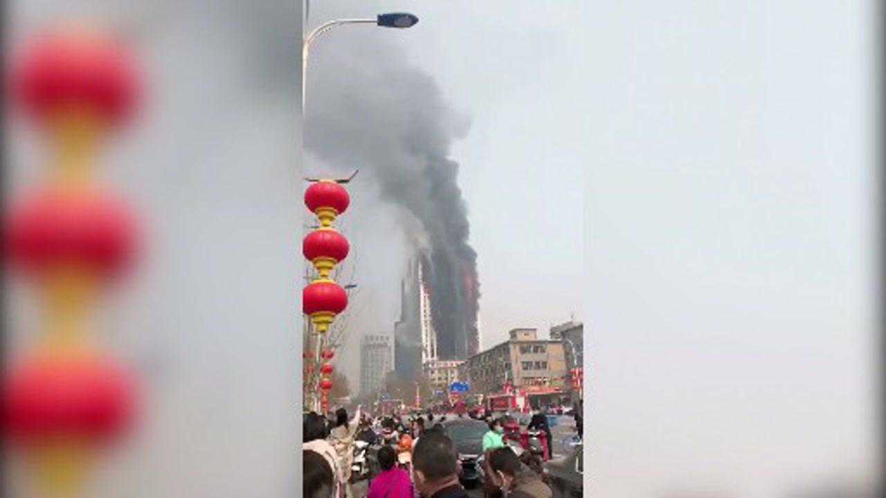 石家莊多地突發(fā)巨響關(guān)于石家莊多地突發(fā)巨響的情況，目前無(wú)法確定具體的原因。