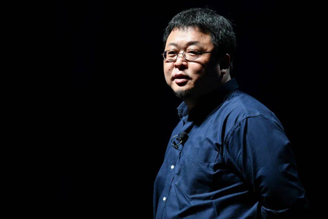 羅永浩承諾羅永浩是一位知名的企業(yè)家和創(chuàng)業(yè)者，他曾經(jīng)在多個(gè)場(chǎng)合做出過(guò)一些承諾。這些承諾可能涉及到他的公司、產(chǎn)品或服務(wù)等方面。