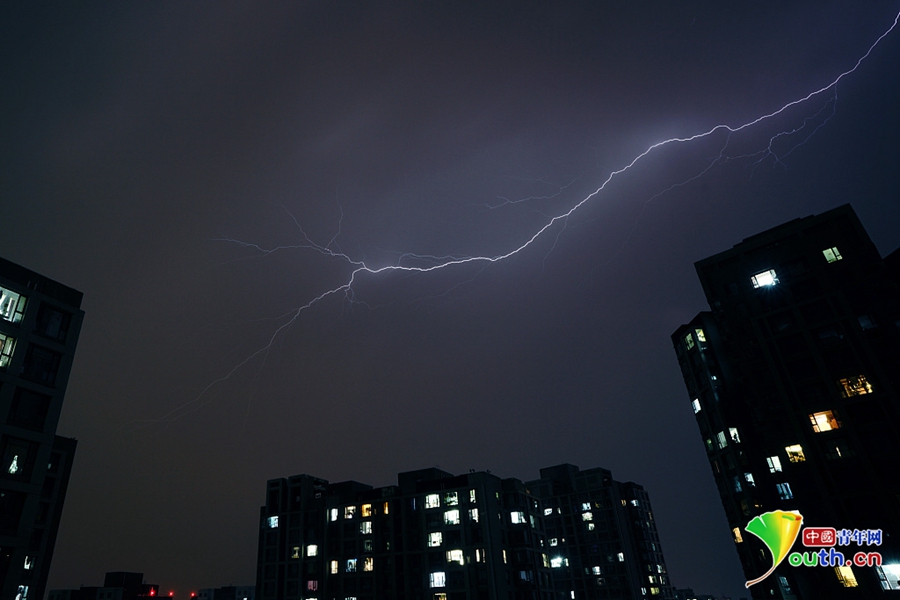 實(shí)拍北京閃電劃破夜空視頻實(shí)拍北京閃電劃破夜空視頻，震撼的自然現(xiàn)象與背后的科學(xué)之謎