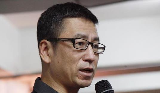 白巖松感謝詹姆斯6年前為中國說話白巖松感謝詹姆斯六年前為中國發(fā)聲，跨越時空的致敬與對話