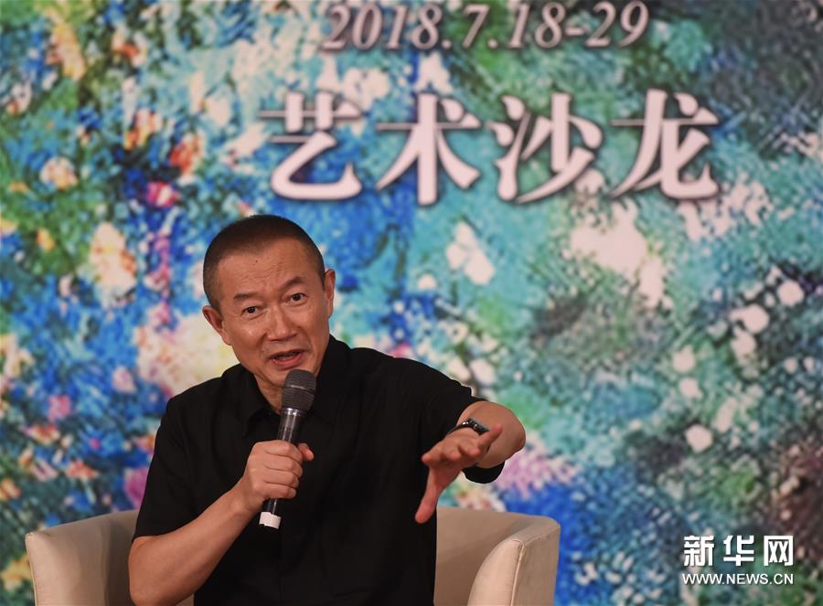 白巖松做客對白白巖松做客對話白，深度探討新聞傳媒與社會責任