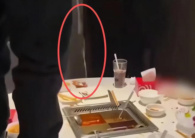 海底撈小便賠220萬海底撈小便事件引發(fā)深思，責(zé)任與賠償?shù)奶接?></div><div   id=