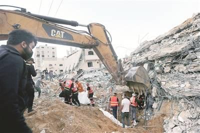 以軍一天炸毀加沙城4座高層建筑以色列軍隊在加沙城實施行動，一天內(nèi)炸毀四座高層建筑