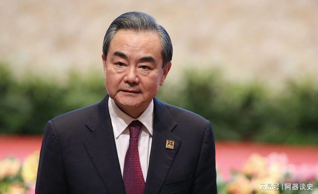 王毅稱中國(guó)不畏脅迫王毅談中國(guó)不畏脅迫，堅(jiān)定維護(hù)核心利益，推進(jìn)和平發(fā)展
