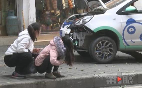 冰雹砸傷女子兩大哥沖上前護(hù)送冰雹砸傷女子，兩大哥英勇沖上前護(hù)送——見證真摯的兄弟情與人間溫情