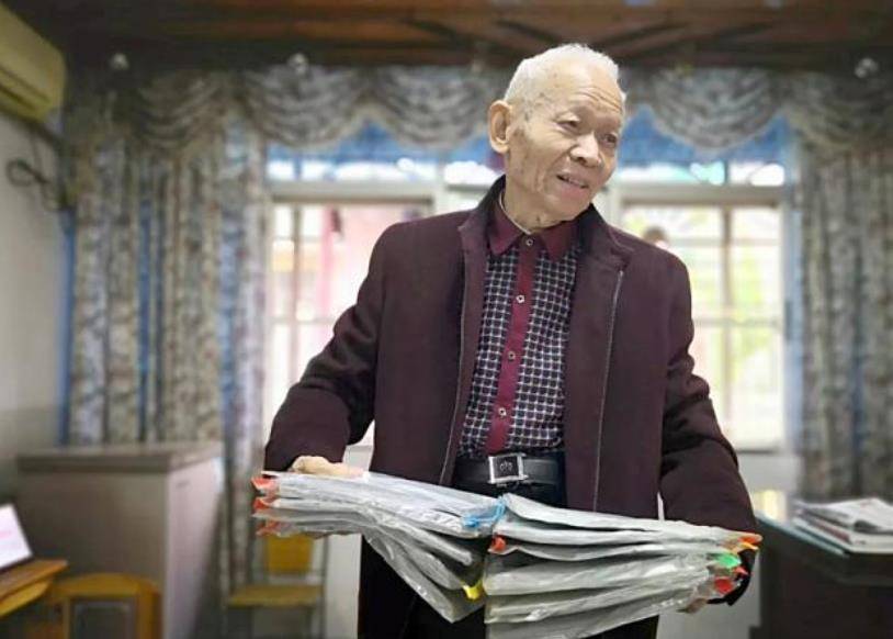 退休教師老胡老胡的退休生活，一位退休教師的獨(dú)特人生體驗與感悟