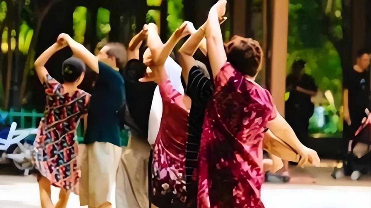 為什么很多中老年人迷戀?gòu)V場(chǎng)舞為什么很多中老年人迷戀?gòu)V場(chǎng)舞？探究背后的原因與社會(huì)影響