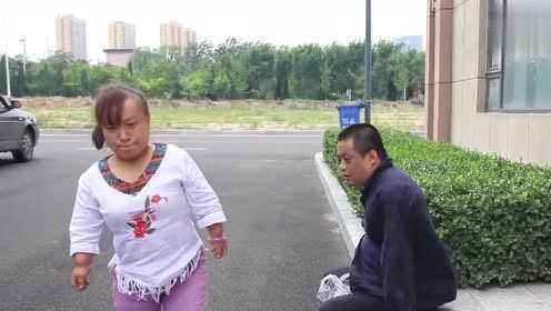 小伙子找一個殘疾女子帶回家超越界限的愛，一個年輕人的選擇與勇氣