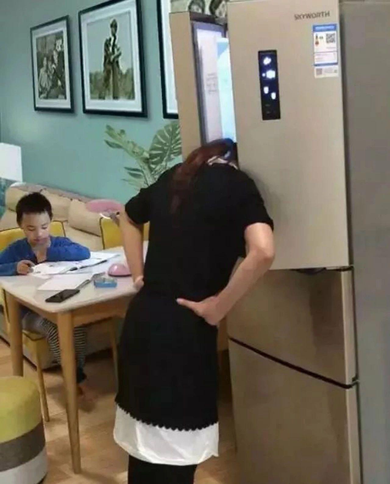 一男子輔導(dǎo)孩子作業(yè)突發(fā)心梗一男子輔導(dǎo)孩子作業(yè)突發(fā)心梗