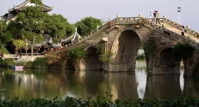 上海63家景點(diǎn)票半價(jià)上海63家景點(diǎn)推出半價(jià)優(yōu)惠，暢游名勝美景正當(dāng)時(shí)！