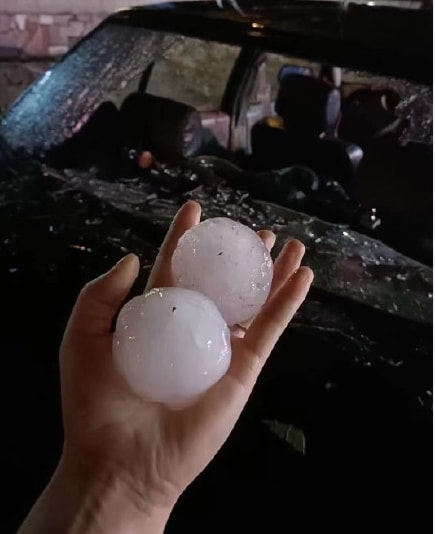 被冰雹砸傷怎么辦遭遇冰雹襲擊？別急，看這里！被冰雹砸傷怎么辦？