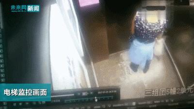 踢壞電梯門賠1萬(wàn)踢壞電梯門賠一萬(wàn)是否合適，需要根據(jù)具體情況來(lái)判斷。一般來(lái)說(shuō)，賠償金額應(yīng)該根據(jù)實(shí)際情況而定，包括電梯門的損壞程度、維修或更換的費(fèi)用、當(dāng)?shù)氐姆煞ㄒ?guī)等因素。