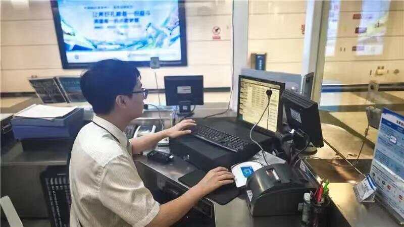 一根牙簽 幫乘客“搶”回25萬元損失牙簽的力量，乘客如何憑借一根牙簽成功挽回巨額損失