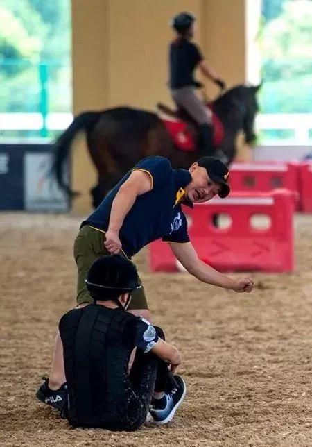 成都女騎手被碾壓身亡關(guān)于成都女騎手被碾壓身亡事件的深度探討