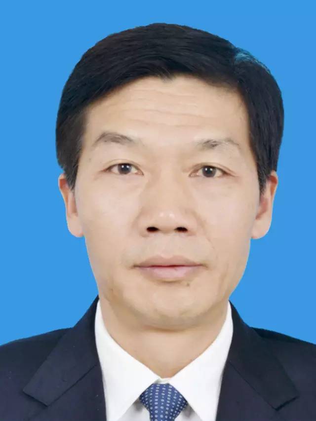 李在勇簡(jiǎn)歷李在勇的簡(jiǎn)歷如下