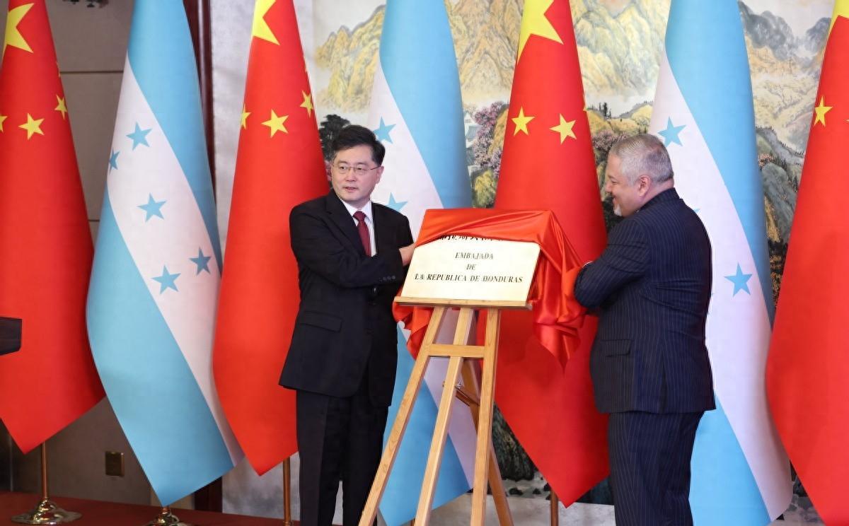 為什么李在明突然對(duì)美國(guó)撂下重話李在明突然對(duì)美國(guó)撂下重話的原因是多方面的，以下是可能的原因