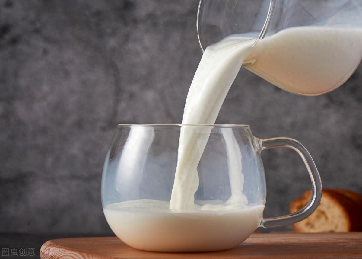 牛奶與復(fù)原乳的區(qū)別牛奶與復(fù)原乳的區(qū)別