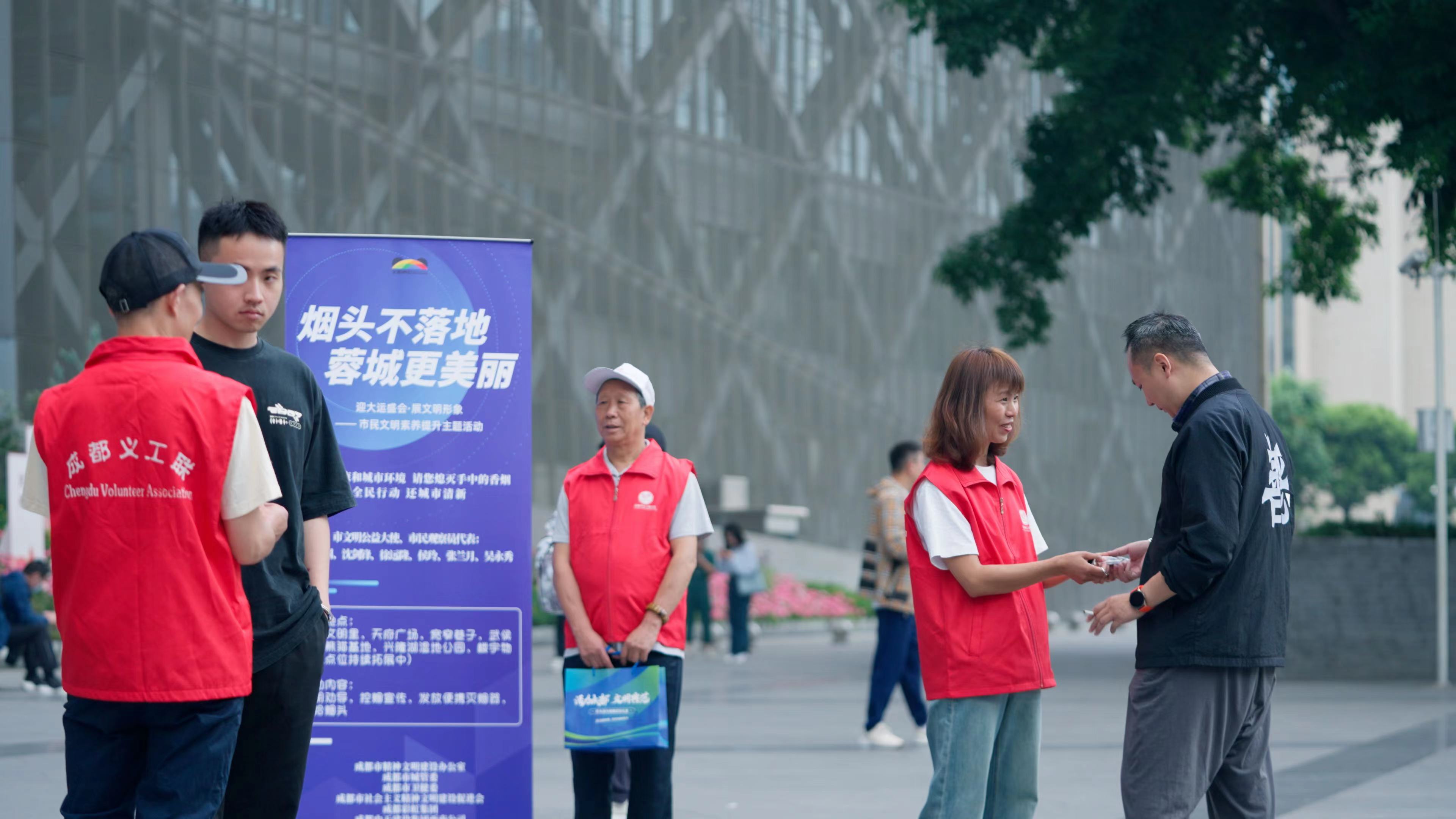成都市民稱沒聽過這么大雷聲成都市民熱議，雷聲震撼全城，前所未聞