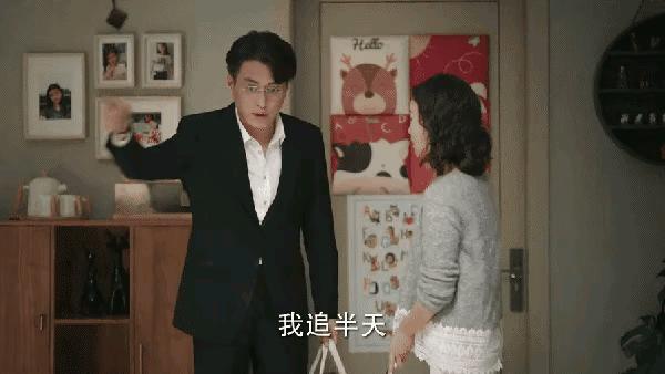 成毅出場(chǎng)成毅是一位中國(guó)演員，關(guān)于他的出場(chǎng)信息，由于您沒(méi)有提供具體的場(chǎng)合或活動(dòng)，我無(wú)法給出詳細(xì)的答案。