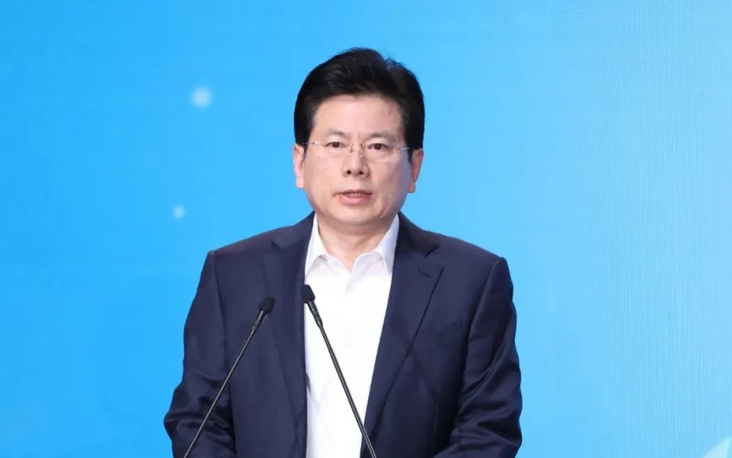 中宣部原副部長張建春一審獲刑14年原中央宣傳部副部長張建春因受賄罪被判處有期徒刑十四年六個(gè)月。
