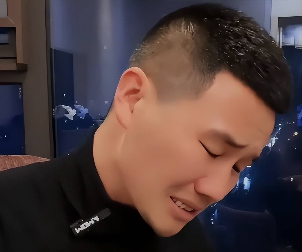 “嘎子哥”穿警服直播需承擔(dān)哪些責(zé)任？如果嘎子哥在直播中穿著警服，他需要承擔(dān)以下責(zé)任