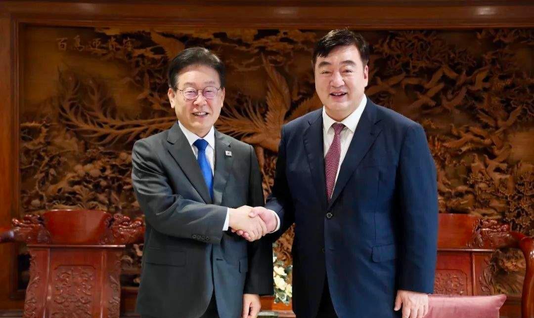 為什么李在明突然對美國撂下重話李在明突然對美國撂下重話的原因是多方面的，以下是可能的原因