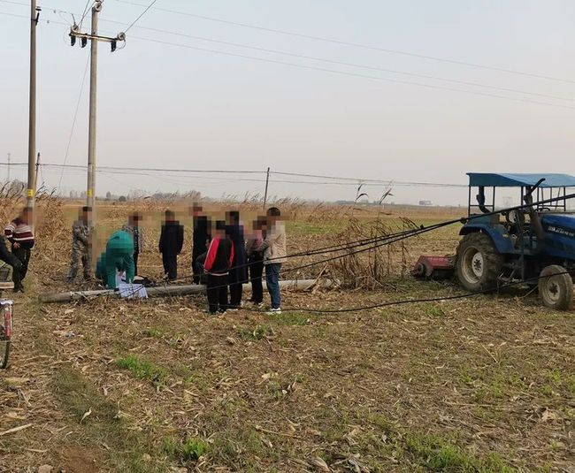 5歲女童被廢棄電線桿砸中身亡悲痛！五歲女童遭遇廢棄電線桿砸中身亡事件