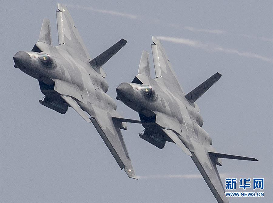 殲-20戰(zhàn)機首次進行靜態(tài)展示殲-20戰(zhàn)機首次靜態(tài)展示，揭示中國空軍新一代隱身戰(zhàn)機的神秘面紗