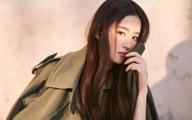 神似劉亦菲的女友是誰揭秘神似劉亦菲的女友身份