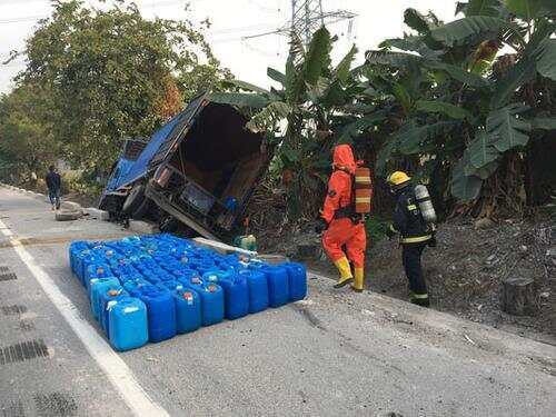 “化骨水”事發(fā)地又挖出兩壺氫氟酸關(guān)于化骨水事發(fā)地再次發(fā)現(xiàn)氫氟酸，深入探究與警示分析