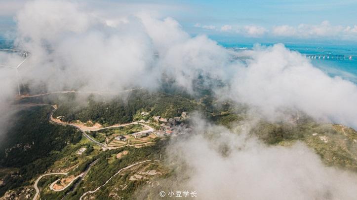國防部回應(yīng)福建艦通過臺(tái)灣海峽國防部回應(yīng)福建艦通過臺(tái)灣海峽，堅(jiān)定捍衛(wèi)國家主權(quán)和領(lǐng)土完整