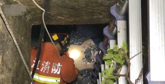 女子誤踩化骨水身亡 救治細節(jié)曝光圖片女子誤踩化骨水身亡事件揭秘，救治細節(jié)曝光圖片全解析