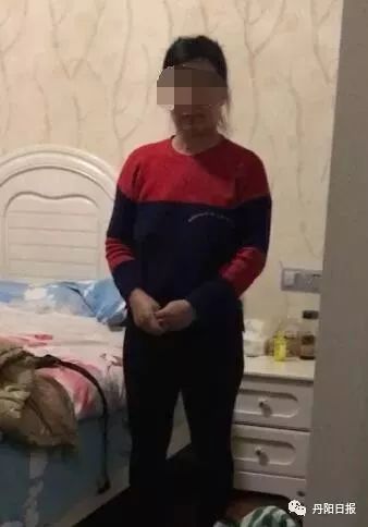 月嫂暴力拖拽嬰兒視頻月嫂暴力拖拽嬰兒視頻，揭示事件真相，呼吁社會關(guān)注母嬰安全與健康