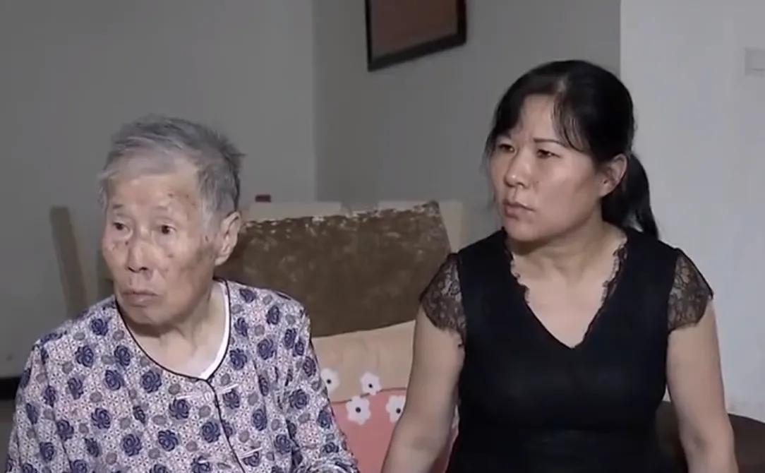 湖南富豪離婚后又給女兒塞超7億元湖南富豪離婚案揭秘，巨額財產(chǎn)分割背后的父愛深情