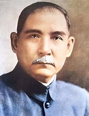 在日本勇救落水女子在日本，你英勇地救起了一名落水女子，這是一件值得贊揚(yáng)的善舉。你的行為不僅展現(xiàn)了你的勇氣和善良，也體現(xiàn)了對(duì)生命的尊重和珍視。