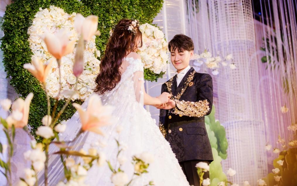 適合結(jié)婚現(xiàn)場(chǎng)唱的歌有哪些適合結(jié)婚現(xiàn)場(chǎng)唱的歌有哪些？精選結(jié)婚歌曲推薦