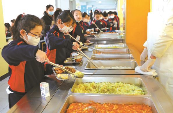 上海中小學午餐上海中小學午餐，營養(yǎng)與健康并重