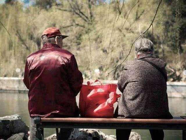 為什么會(huì)有人覺得丁克晚年悲慘探究為何有人覺得丁克晚年悲慘？揭示背后的深層次原因