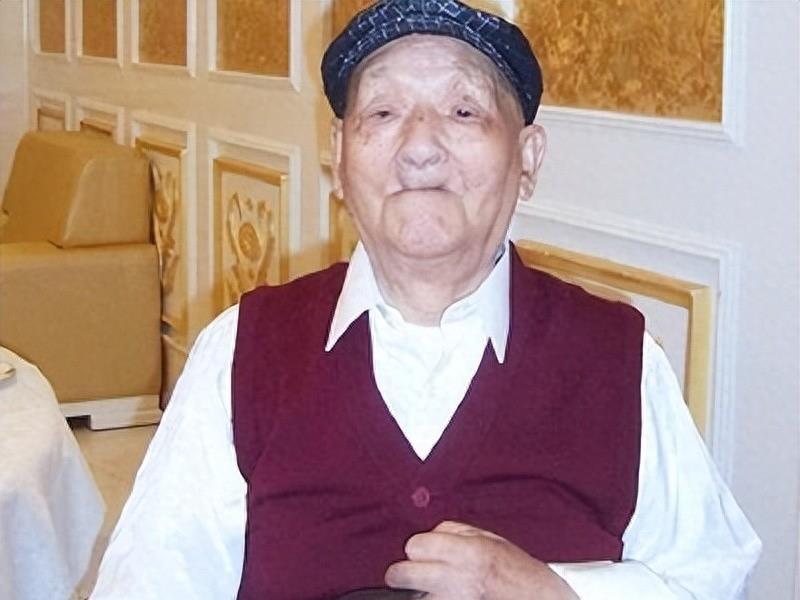 在日本勇救落水女子是誰揭秘日本勇救落水女子的英雄身份