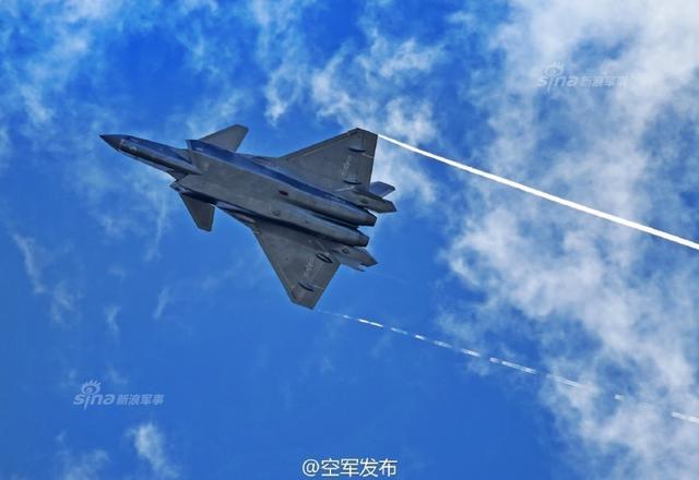 殲20拉出脫體渦流殲-20展現(xiàn)驚人技術(shù)，脫體渦流的魅力