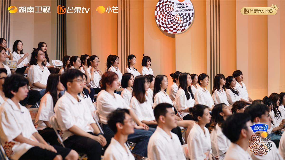 如何看待00后整頓職場(chǎng)現(xiàn)象00后整頓職場(chǎng)現(xiàn)象是一個(gè)近期受到社會(huì)關(guān)注的話題，它反映了新一代職場(chǎng)人在職場(chǎng)行為、態(tài)度和價(jià)值觀方面的一些新變化。對(duì)于這一現(xiàn)象，可以從以下幾個(gè)方面進(jìn)行看待